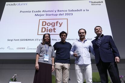 Dogfy Diet, empresa pionera en la elaboración de comida natural para perros, ha sido reconocida con el Premio a la Mejor Start-Up 2023, otorgado por Esade Alumni y BStartup de Banco Sabadell, durante la jornada Esade Alumni Start-Up Day, celebrada en Barcelona.