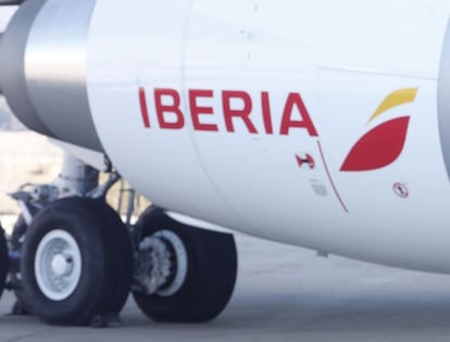Motor de un avi&oacute;n de Iberia. 