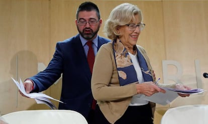 Manuela Carmena junto a Carlos S&aacute;nchez Mato en una imagen de archivo. 