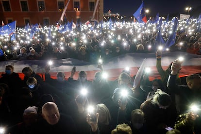 Manifestación europeísta en la plaza del Castillo de Varsovia, el pasado domingo.