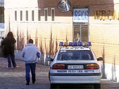 Entrada de urgencias del hospital San Millán de Logroño, donde fueron intercambiadas las bebés.