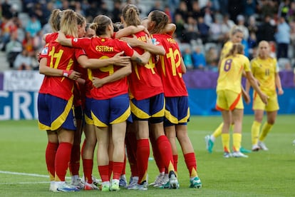 Las jugadoras de la selección de España celebran uno de los tantos sobre Bélgica.