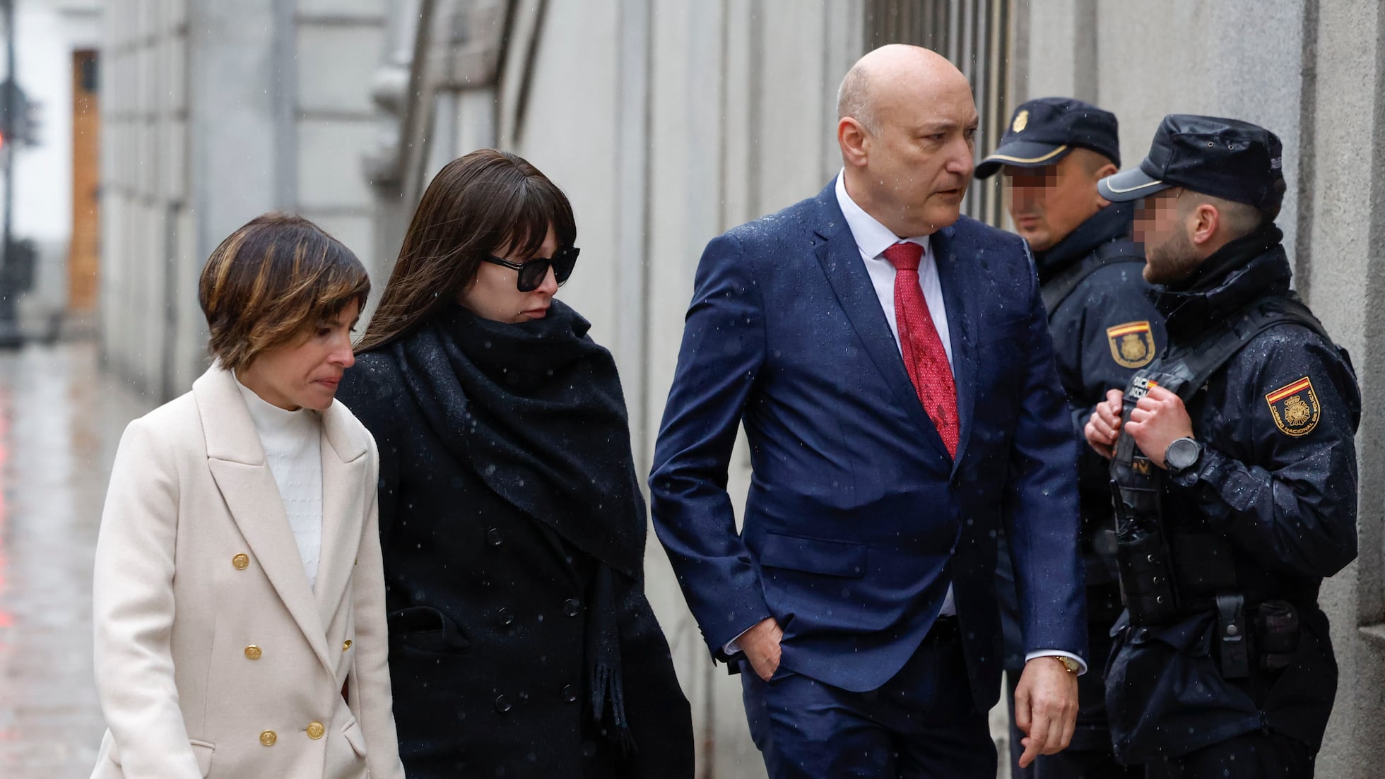 La expareja de Ábalos admite que nunca trabajó en las empresas públicas que la contrataron | España | EL PAÍS