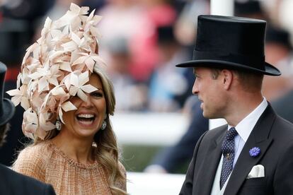 Máxima de Holanda se decantó por un espectacular tocado. Junto a ella, Guillermo de Inglaterra.