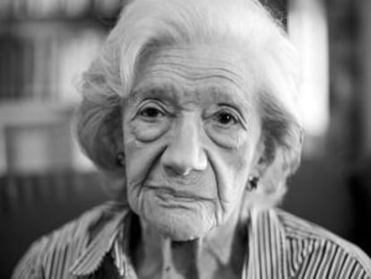 Ana María Matute, en su casa de Barcelona.