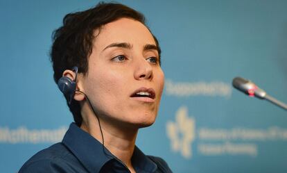 ¿Quién dijo que la ciencia es un mundo de hombres? La iraní Maryam Mirzakhani ha hecho historia al convertirse en la primera mujer en recibir la medalla Field, que se considera el Nobel de Matemáticas. Con solo 37 años, esta joven fue premiada por sus "impresionantes avances en la teoría de las superficies de Riemann y sus espacios modulares".