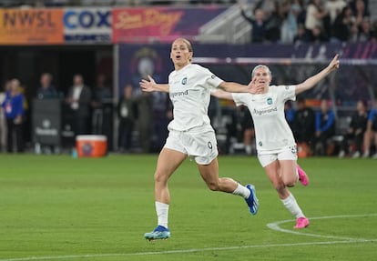 La española Esther González celebra el gol de la victoria en la final de la NWSL.