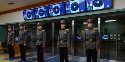 In a photo taken on April 10, 2018 students line up after practicing shooting at the Mangyongdae Revolutionary School outside Pyongyang.
 Mangyongdae Revolutionary School for boys was originally set up by the North's founder Kim Il Sung to educate the orphans of those killed in the fight against Japanese colonial rule, it has evolved to become the country's top school, and one of the institutions that knits the ruling elite together. / AFP PHOTO / Ed JONES / TO GO WITH AFP STORY NKOREA-EDUCATION-POLITICS-SOCIAL,FEATURE BY SEBASTIEN BERGER