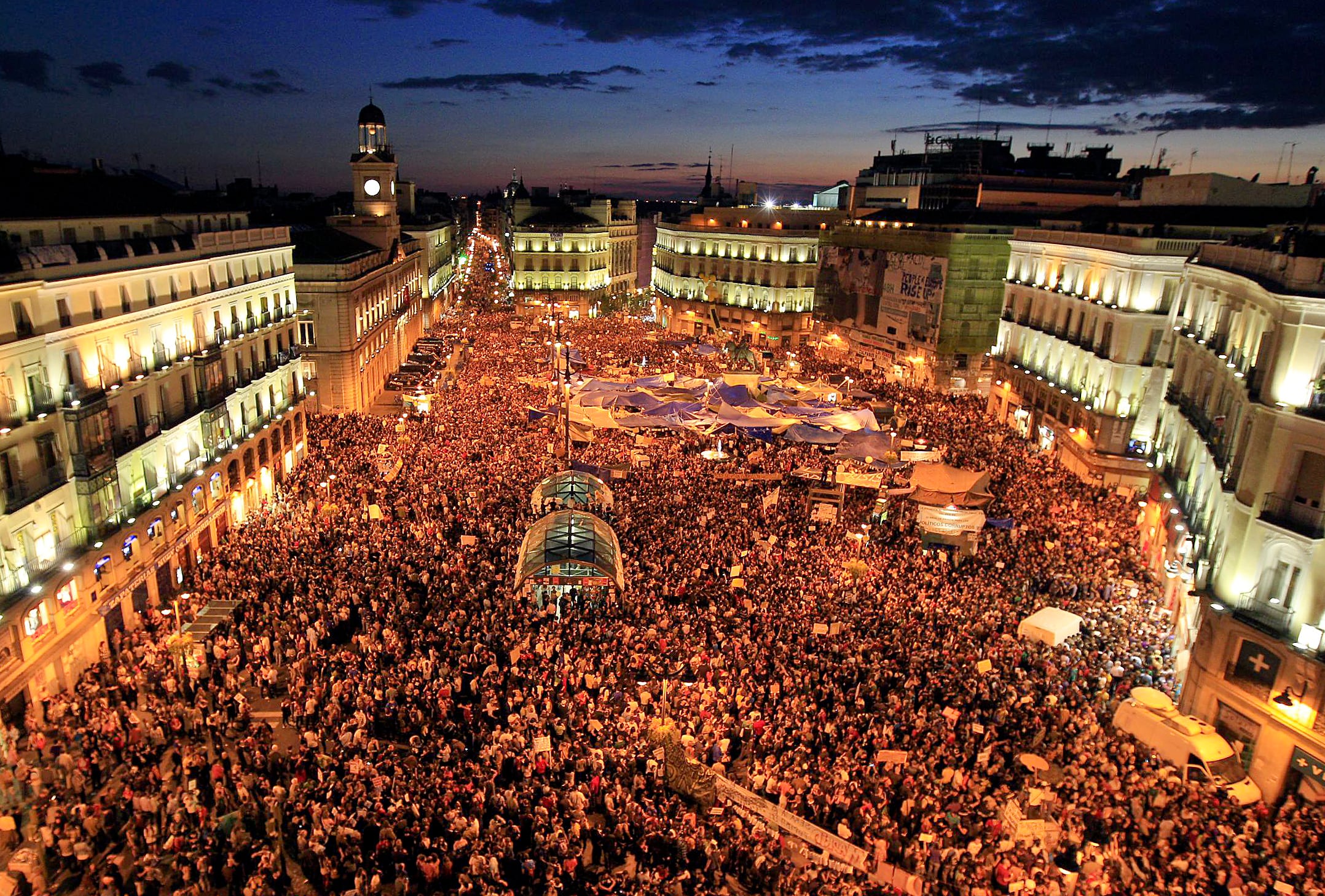 Concentración y acampada en la Puerta del Sol de Madrid de jóvenes del Movimiento 15-M. 