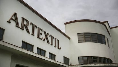 Façana de la fàbrica Artextil, a Sabadell.