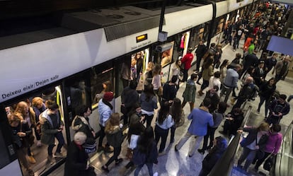 Aglomeraciones en una de las estaciones de Metrovalencia.