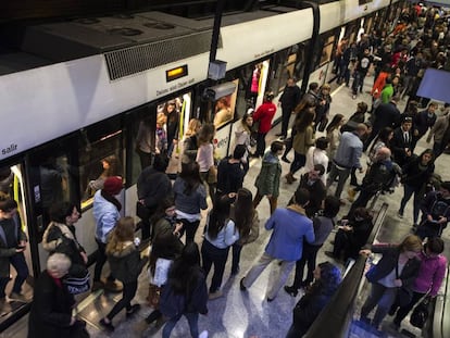 Aglomeraciones en una de las estaciones de Metrovalencia.