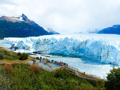 El Calafate, Argentina.- Perito Moreno, es uno de los glaciares que conforman el Parque Nacional de Los Glaciares. Todos forman el Hielo Continental Patagónico, una de las reservas de agua dulce más importantes del mundo, hoy en día, sufre las consecuencias del calentamiento global.
