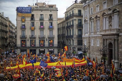 Manifestación en Barcelona a su llegada a la Plaza de Sant Jaume, ante la Generalitat