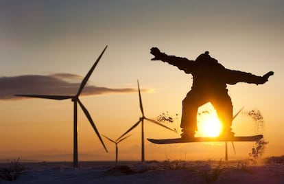 Molinos de viento en el parque eólico de Whitelee, cerca de Glasgow.