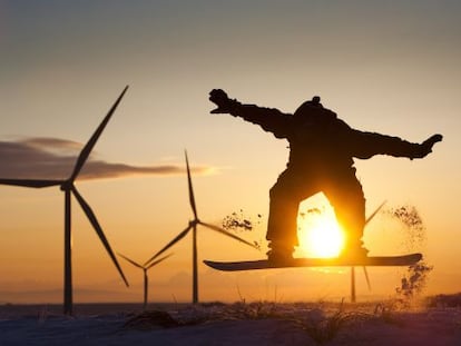 Molinos de viento en el parque eólico de Whitelee, cerca de Glasgow.