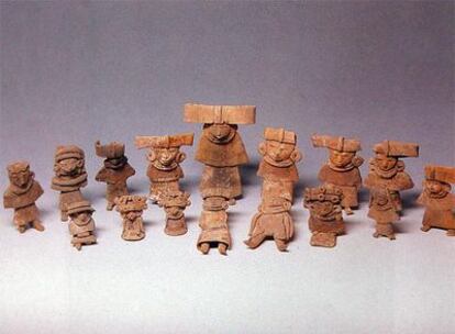Imagen de catálogo de un conjunto de figuras de Teotihuacán (México) requisadas por la policía alemana.