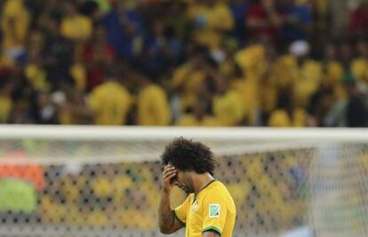 Marcelo despu&eacute;s del s&eacute;ptimo gol de Alemania durante la semifinal celebrada el 9 de julio pasado. 