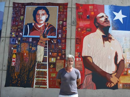 Mural &quot;Todas las manos&quot; de Francisco Letelier (en la imagen), homenaje a su padre Orlando Letelier, uno de los asesinados por orden de Pinochet.