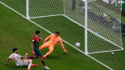 Gonçalo Ramos anota su segundo gol ante Suiza en los octavos de final del Mundial.