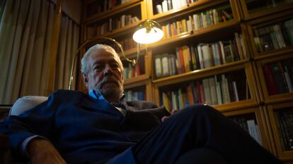 El escritor y director de la Academia Mexicana de la Lengua, Gonzalo Celorio, durante una entrevista para EL PAÍS, el 4 de agosto de 2022, en su casa de la Ciudad de México.
