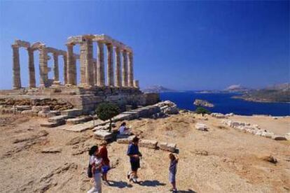 Restos del templo de Poseidón, en el cabo de Sunión, la punta sur del Ática, a menos de una hora de viaje en coche desde la capital griega.