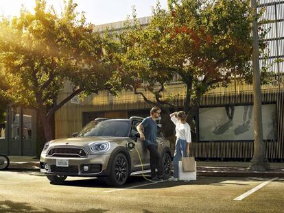 El cautivador silencio del primer MINI híbrido