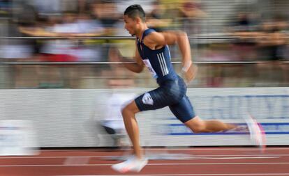 Wayde Van Niekerk durante en la Diamond League de Lausanne