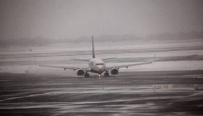 Neu a l'aeroport de Barajas, a Madrid.