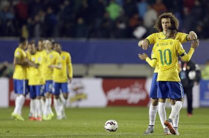 David Luiz y Neymar, al final del encuentro contra Brasil.