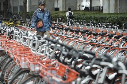 El éxito de Ofo y de Mobike ha provocado en China el nacimiento de varias decenas de competidoras que han copiado el modelo.