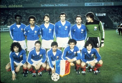 La selección francesa del Mundial del 82. En la imagen, de derecha a izquierda arriba : Castañeda, López, Bossis, Genghini, Janvion,Tresor; y abajo de derecha a izquierda: Giresse, Platini, Rocheteau, Lacombe y Six.