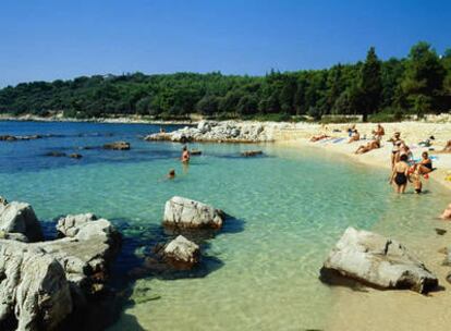Playa de Rovinj, en la costa norte de Croacia