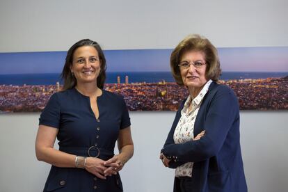 María Teixidor (izquierda) y María Teresa Andreu, el jueves en Barcelona.