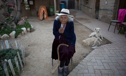 Julia Flores Colque, de 117 años, en su casa en Sacaba (Bolivia), en 2018.