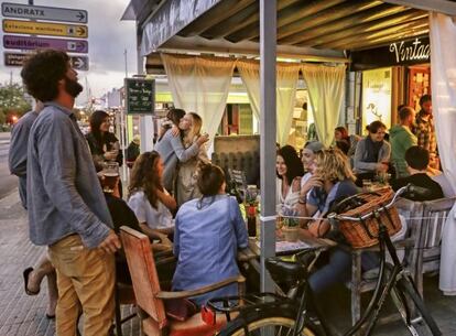 Terrassa del Vintage Cafè Lounge Bar, al barri de Santa Catalina.