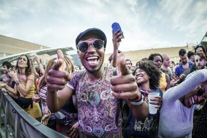 El Sónar nunca ha querido entrar de lleno en la pelea entre los festivales por ver quién lleva la cabeza de cartel más potente. Desde la organización siempre han buscado seducir más allá de los nombres y ofrecer una experiencia. En base al récord de asistentes de este año, no les va mal.