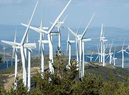 Parque eólico instalado en la Serra do Faro, en el municipio de Chantada (Lugo).