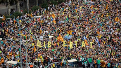 Protesters arrive from Barcelona province to the Catalan capital.