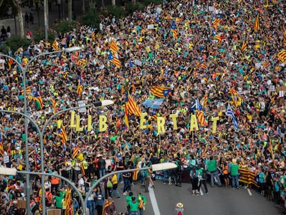 Protesters arrive from Barcelona province to the Catalan capital.