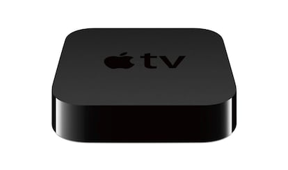 La puerta de entrada para ver fotos, vídeos, películas, juegos y aplicaciones de alta definición en el televisor. Apple TV permite ver el contenido del iPhone o iPad desde el sofá. Precio 112 euros.