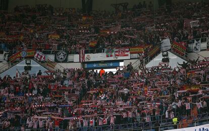 Muchos seguidores colchoneros en el campo del Madrid