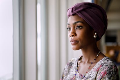 Retrato de la activista sudanesa Samah Jamous en la sede de la ONU en Nueva York el 30 de octubre de 2019.