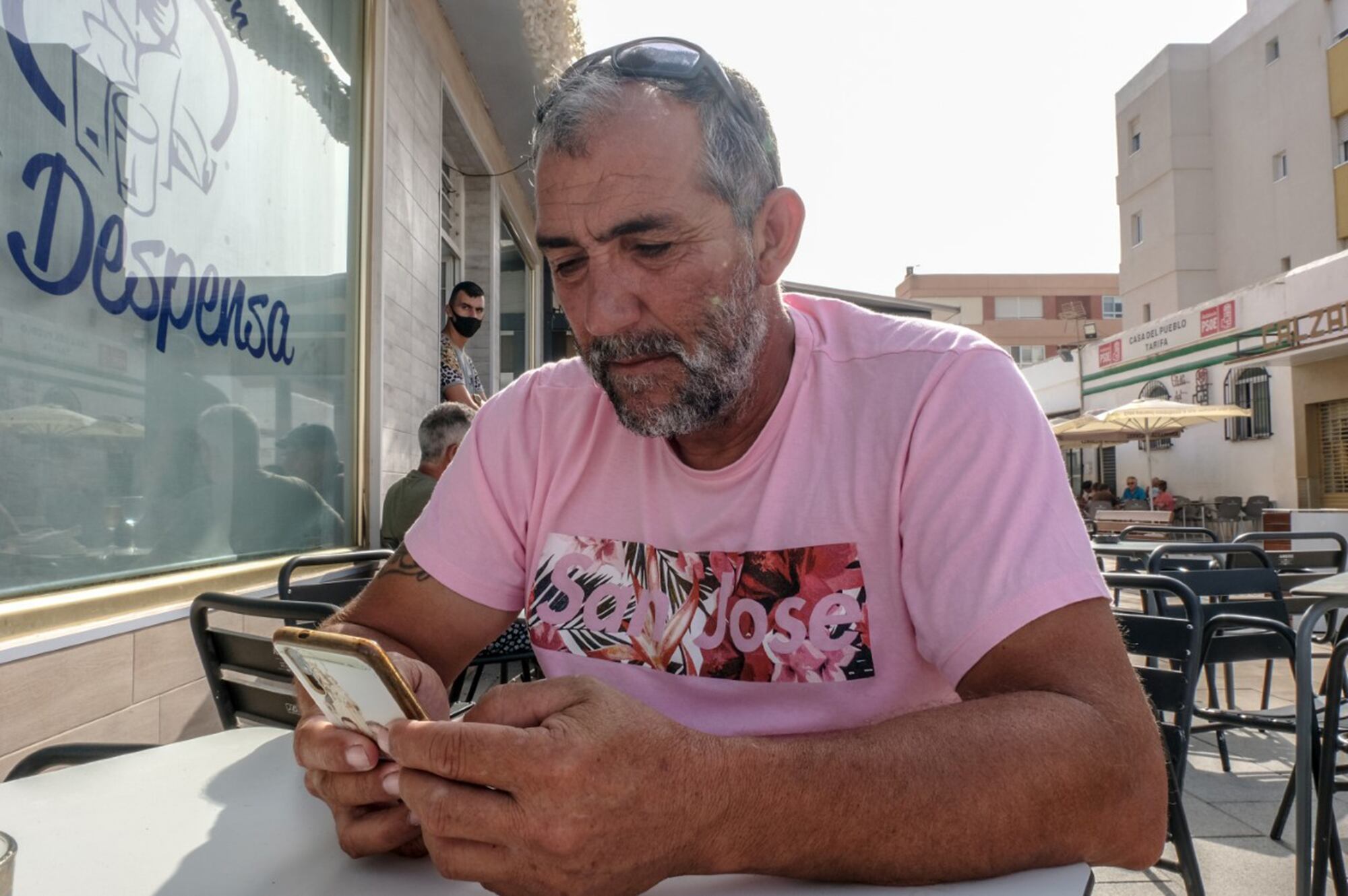 El pescador Francisco Castro, en Tarifa.