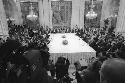 Conferencia de Paz sobre Oriente Próximo, el 30 de noviembre de 1991 en el Palacio Real de Madrid.