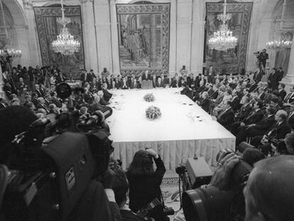 Conferencia de Paz sobre Oriente Próximo, el 30 de noviembre de 1991 en el Palacio Real de Madrid.