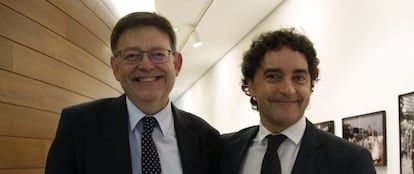 Ximo Puig con el nuevo presidente de las Cortes, Francesc Colomer.