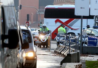 Con Madrid Central, según los cálculos del Ejecutivo municipal de Manuela Carmena, habrá hasta 76.000 coches menos al día. Y, con eso, un 40% menos de gases contaminantes.