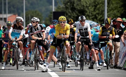 Parrilla de salida de la decimoséptima etapa del Tour de Francia 2018.