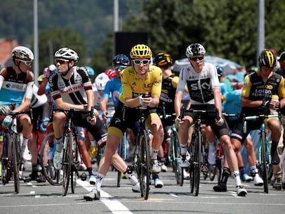 Parrilla de salida de la decimoséptima etapa del Tour de Francia 2018.